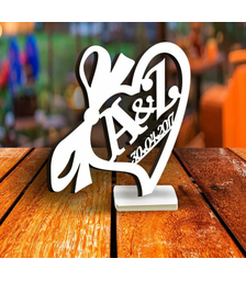 Инициалы с датой на подставке