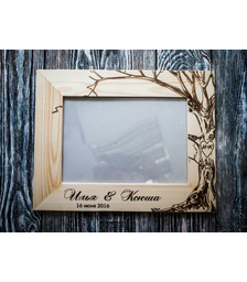 Фоторамка из массива дерева с гравировкой