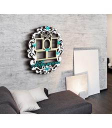 Деревянная фоторамка с узором и фамилией